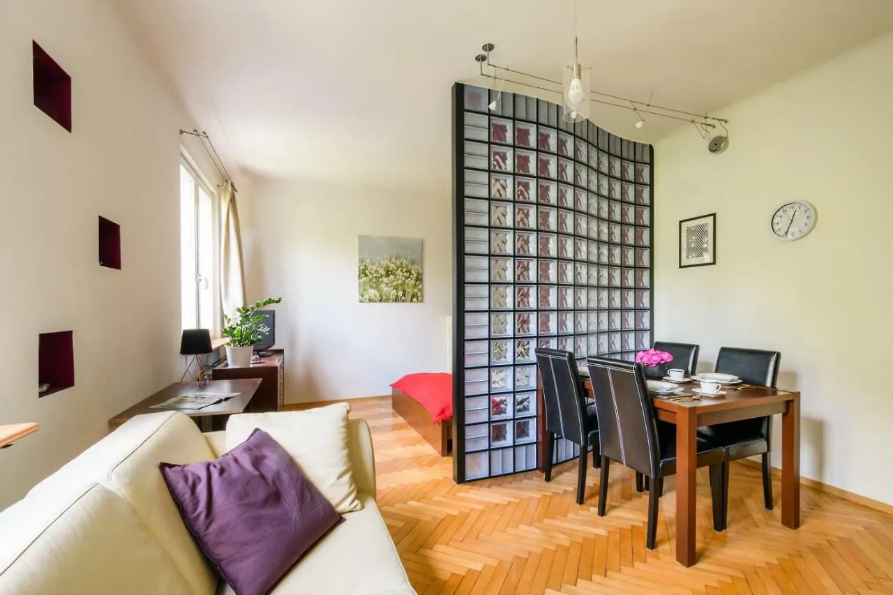 Vive City Center For Four Warsaw Apartment